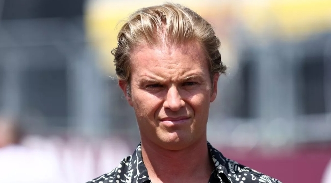 After being expelled from Team Garage, Nico Rosberg threatens Max Verstappen.