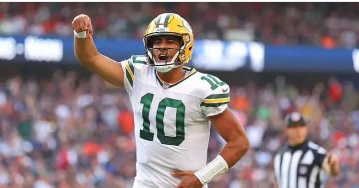 With a huge performance, Jordan Love quickly makes Aaron Rodgers’ Green Bay Packers fans forget about him.