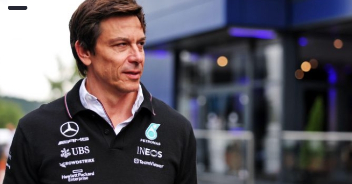 Pundits mention Toto Wolff’s U-turn between Monza and Singapore.