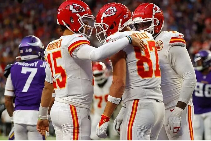 Chiefs outlast Vikings as Justin Jefferson, Travis Kelce suffer injuries