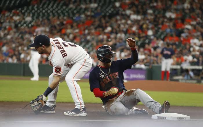Astros Reportedly Could Look To Land Red Sox Star In Offseason Shake-Up