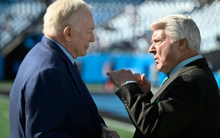 Jerry Jones makes a surprise announcement