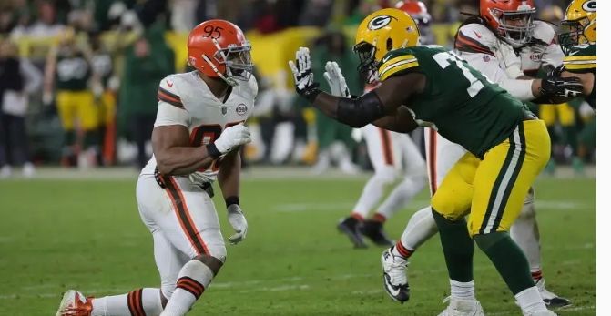 Browns Advised to Make unbelievable trade for Packers Left Tackle