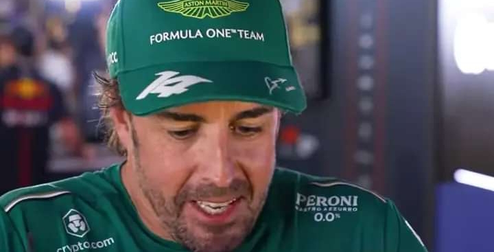 Fernando Alonso sets record straight as Lewis Hamilton accuses F1 rival of foul play