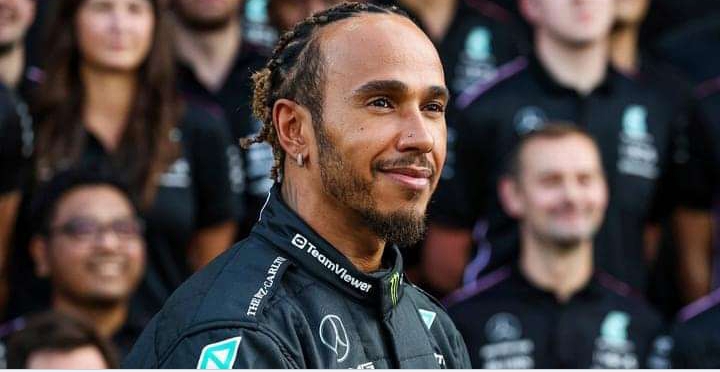 Lewis Hamilton makes F1 vow with defiant message to fans after dismal Mercedes season