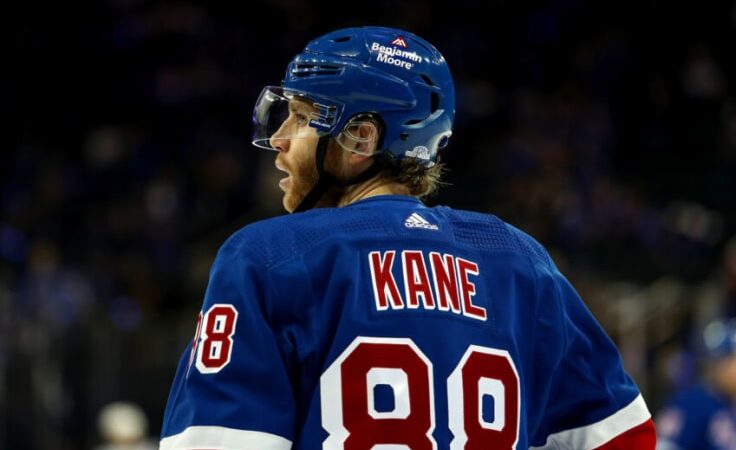 Maple Leaf rumors: Patrick Kane meets with Toronto on Tuesday.