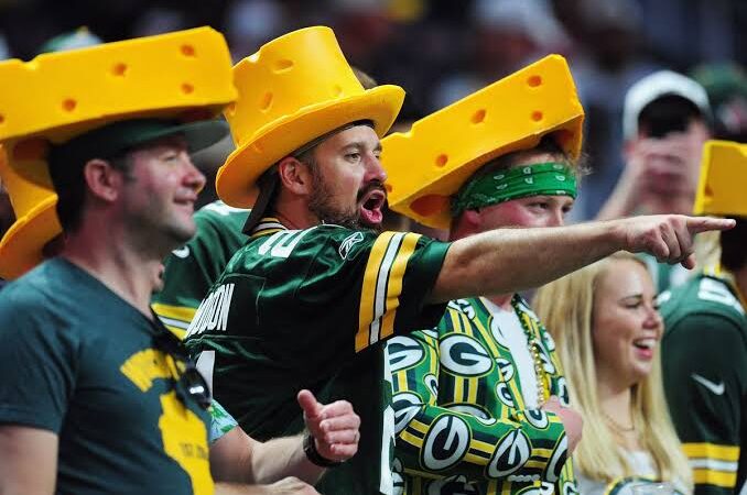 Green Bay Packers Fans React To Player With 3 Knee Surgeries Being Added To Game Day Roster