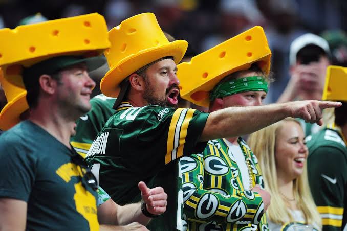 Green Bay Packers Fans React To Player With 3 Knee Surgeries Being Added To Game Day Roster