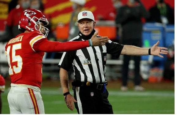 FINALLY: Patrick Mahomes recieves unexpected suspension after recent outburst with referee Carl Cheffers