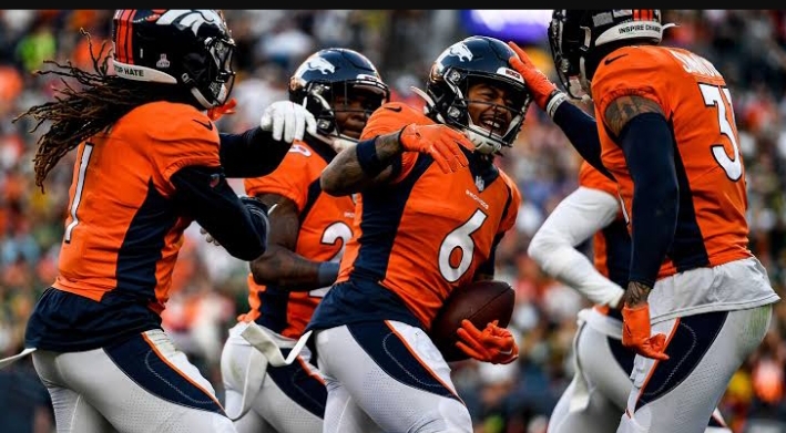 Denver Broncos Locker Room Sounds Off in Reaction to Russell Wilson’s Demotion