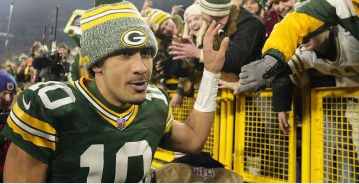 Packers’ Jordan Love Reveals Contents of Aaron Rodgers’ Bears Game Text