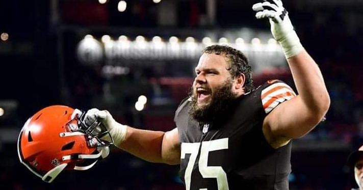 Pro Bowler Joel Bitonio Breaks Silence on Browns Firing Offensive Coaches