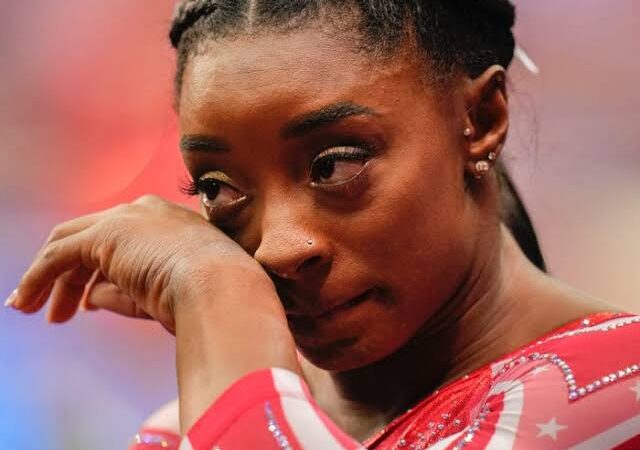 Simone Biles in tears (!) as she makes special announcement, full details below