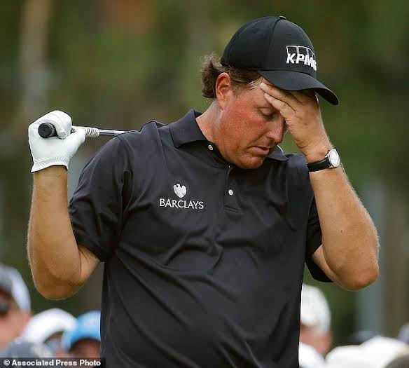 Am in pain’: Phil Mickelson in tears (!) as he makes shocking bombshell announcement